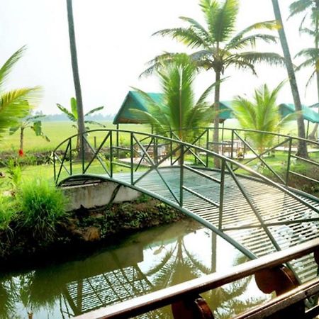 Riverine Resort Alappuzha Exterior foto